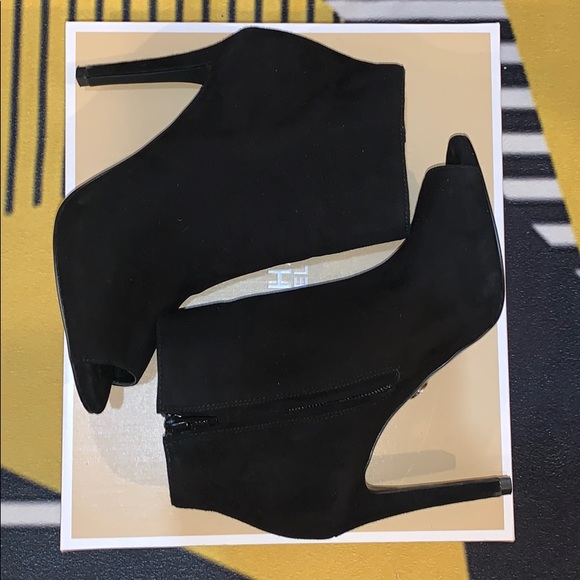 Michael Kors Shoes - Michael Kors whitley bootie